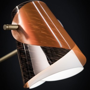 Lámpara sobremesa Overlay de Slamp. Diseño moderno, elegante y brillante.
