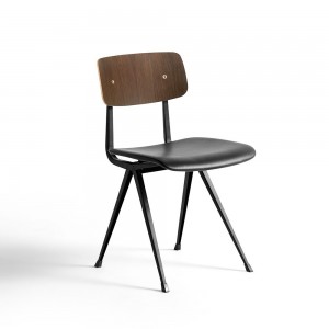 Silla Result asiento tapizado Hay. Silla nórdica tapizada. Sillas de diseño.
