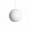 Lámpara de suspensión Nelson Ball Bubble de Hay. Lámparas de diseño para salón.