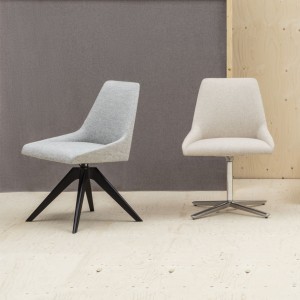Silla Alya base de madera SI1551 de Andreu World para hogar y oficina.