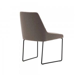 Silla Alya SI1553 Diseño Andreu World. Muebles modernos para interior.