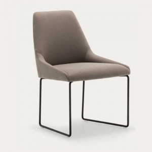 Silla Alya SI1553 Diseño Andreu World. Muebles modernos para interior.