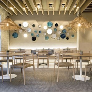 Silla Lake SI-0653 Andreu World. Diseño contemporáneo para interior.