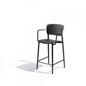 Taburete Ply de Desalto. Muebles de diseño italiano. Sillas modernas.