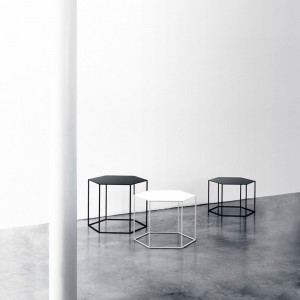 Mesita Auxiliar Hexagon para salón de Desalto. Mesa de diseño italiano.