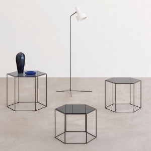 Mesa Auxiliar Hexagon con sobre de Cristal de Desalto. Mesas de diseño.