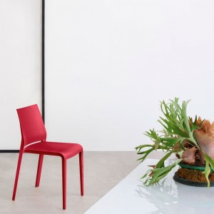 Silla Riga de Desalto. Silla apilable de diseño moderno con calidad italiana.