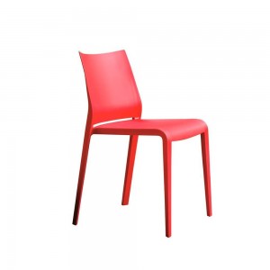 Silla Riga de Desalto. Silla apilable de diseño moderno con calidad italiana.