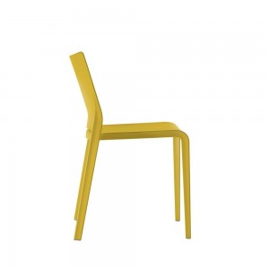 Silla Riga de Desalto. Silla apilable de diseño moderno con calidad italiana.