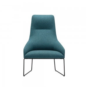 Butaca Alya BU-1538. Muebles modernos base patín de acero Andreu World.