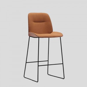 Taburete Nuez respaldo alto BQ-2767 Andreu World. Diseño en dos alturas.