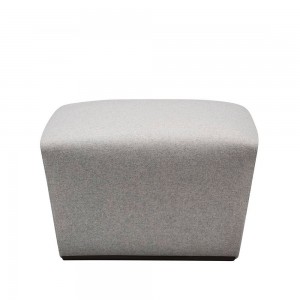 Reposapiés tapizado Alya RS-1528 de Andreu World para interiores.