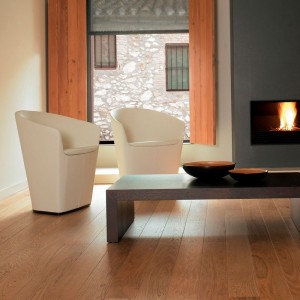 Butaca New Brandy de Andreu World. Diseño moderno ideal para interiores.