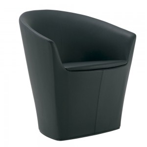 Butaca New Brandy de Andreu World. Diseño moderno ideal para interiores.