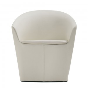 Butaca New Brandy de Andreu World. Diseño moderno ideal para interiores.