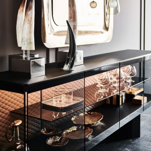 Aparador de diseño Boutique de Cattelan Italia. Aparador con luz LED.