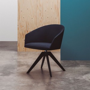 SO-2997 Precioso sillón Brandy de Andreu World. Ideal para interiores.