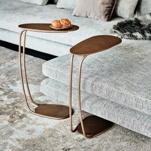 Mesa auxiliar Yago de Cattelan Italia. Mesas auxiliares  de diseño moderno.