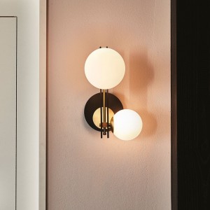 Lámpara de aplique Planeta de Cattelan Italia. Iluminación de diseño.