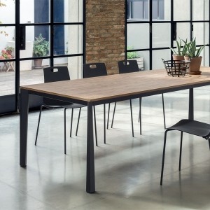Mesa de melamina de diseño Prisma para salón de Ingenia.