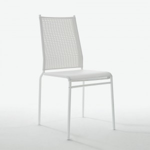 Silla Liú de Ingenia. Sillas apilables modernas. Sillas de cocina y comedor.