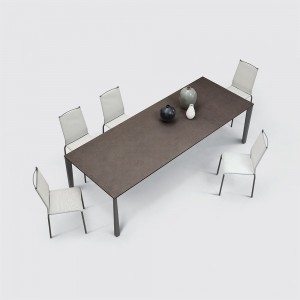 Silla Liú de Ingenia. Sillas apilables modernas. Sillas de cocina y comedor.