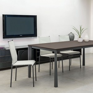Silla Liú de Ingenia. Sillas apilables modernas. Sillas de cocina y comedor.