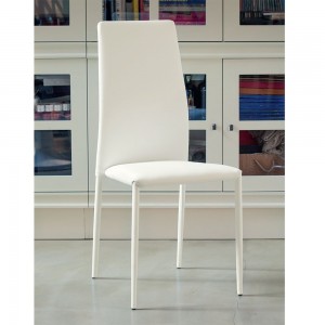 Silla Renee de Ingenia. Sillas tapizadas en ecopiel. Sillas para comedor.