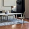 Silla Renee de Ingenia. Sillas tapizadas en ecopiel. Sillas para comedor.