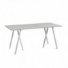 Mesa rectangular Loop Stand de comedor de Hay. Mesa moderna muy elegante.