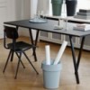 Mesa rectangular Loop Stand de comedor de Hay. Mesa moderna muy elegante.