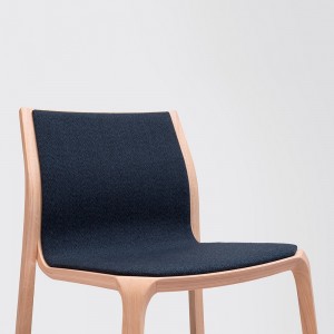 Silla de madera Silu Combi de Ondarreta. Sillas modernas.