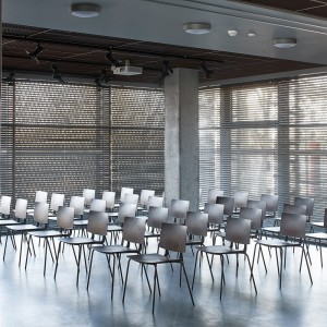 Silla elegante Don de Ondarreta. Sillas de diseño. Sillas de comedor.