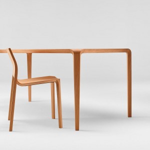 Mesa de madera Silu de Ondarreta. Mobiliario de diseño