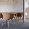 Mesa de madera Silu de Ondarreta. Mobiliario de diseño