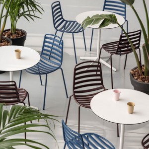 Silla de acero Street de Enea. Muebles de diseño para exteriores.