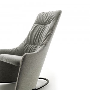 Butaca Nagi de Viccarbe. Butacas tapizadas modernas ideal para interiores.