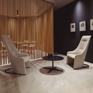Butaca Nagi de Viccarbe. Butacas tapizadas modernas ideal para interiores.