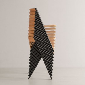 Silla apilable Quadra de Viccarbe. Mobiliario de diseño para interior.