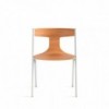 Silla apilable Quadra de Viccarbe. Mobiliario de diseño para interior.