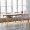 Mesa de madera Triangle de Hay elegante y moderna estilo nordico original.