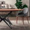 Mesa giratoria para salón DNA con sobre de madera de Ozzio Design.