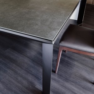 Mesa Metrò de Ozzio design. Moderna mesa rectangular extensible.