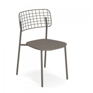 Silla Lyze perfecta para exteriores de Emu.