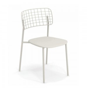 Silla Lyze perfecta para exteriores de Emu.