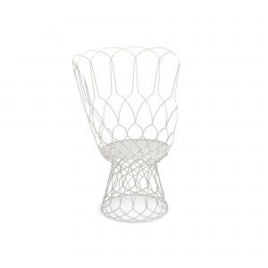 Sillón Re-trouvé para espacios exteriores diseñado por Emu.