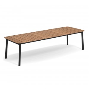 Mesa Extensible rectangular diseñada para ambientes exteriores de Emu.