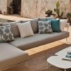 Sofá 3 Plazas Aikana ideal para espacios exteriores modernos de Fast.