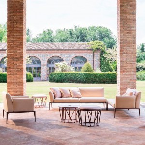 Puff Wild de Fast. Puff de exteriores moderno y elegante Wild catalogo de Fast.