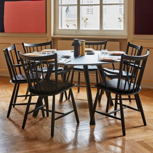 Mesa de madera moderna Copenhague CPH25 Round de HAY.